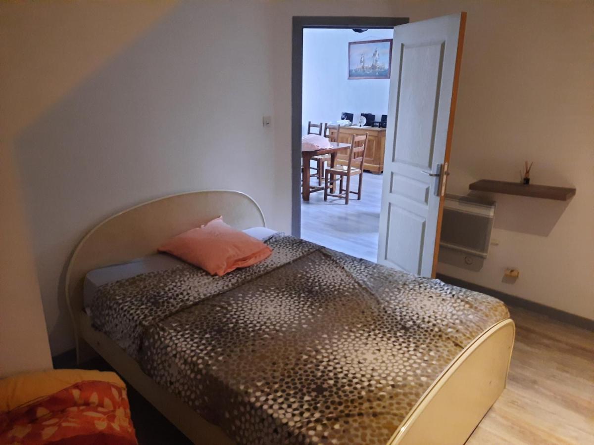 Appartement Tres Spacieux 4 Chambres 6 Couchages Noidans-le-Ferroux Exterior photo