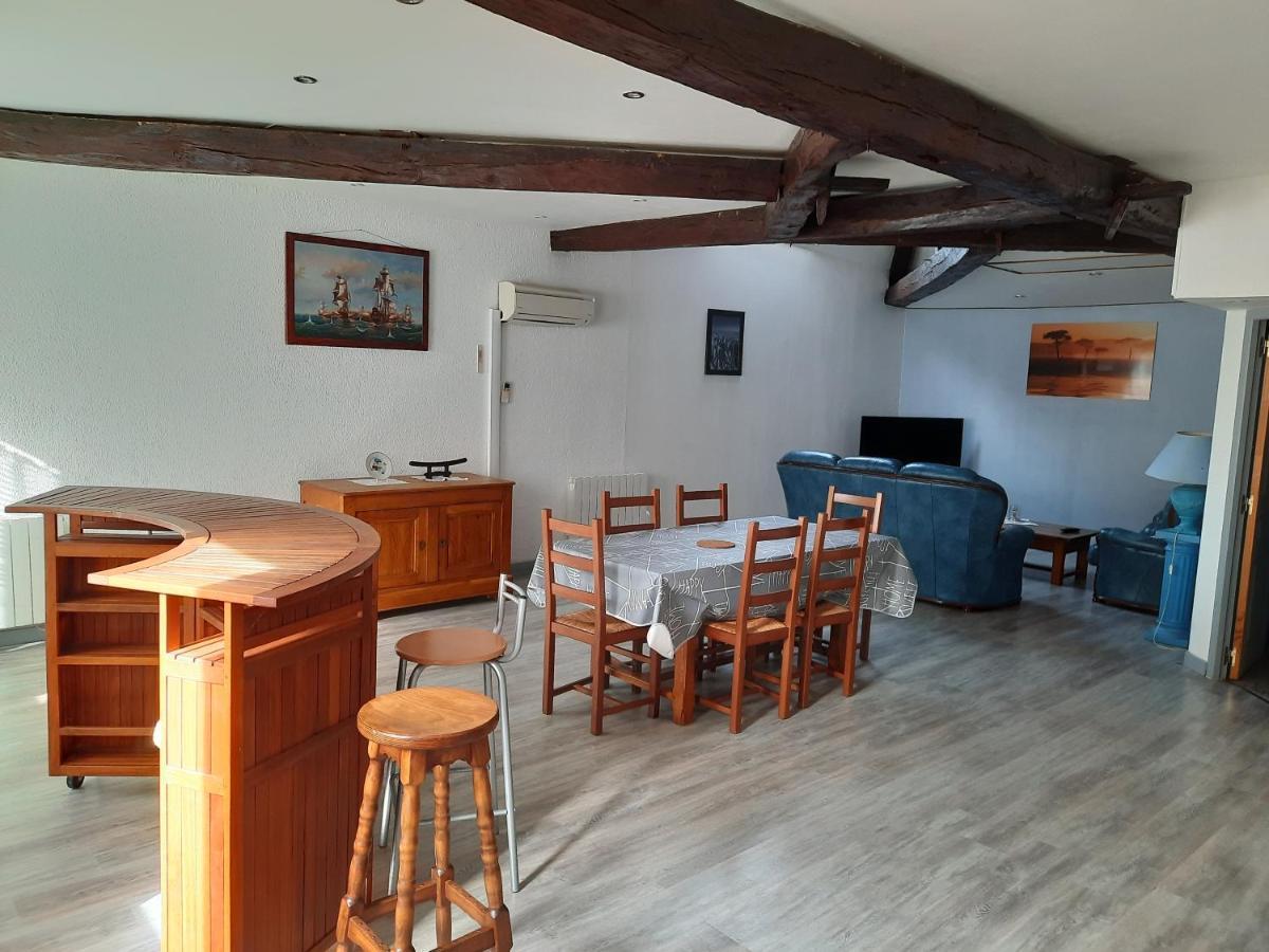 Appartement Tres Spacieux 4 Chambres 6 Couchages Noidans-le-Ferroux Exterior photo